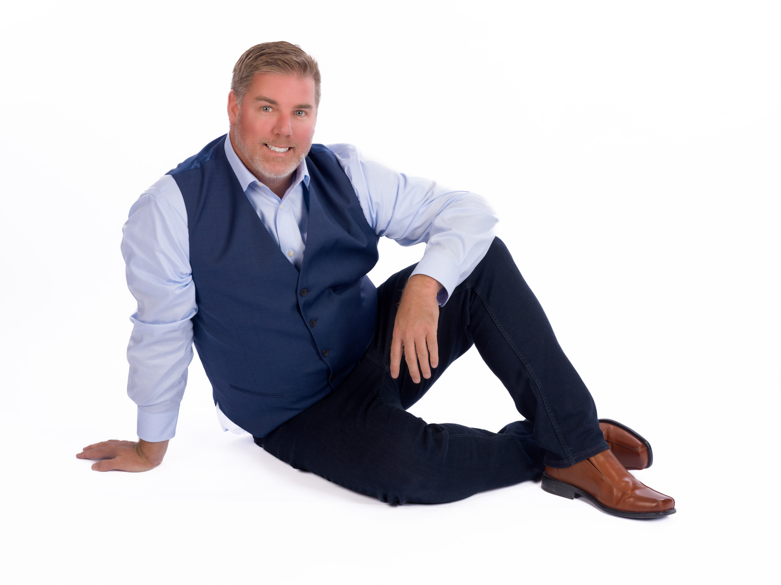 Brady Ramsey entertaining guests with interactive magic